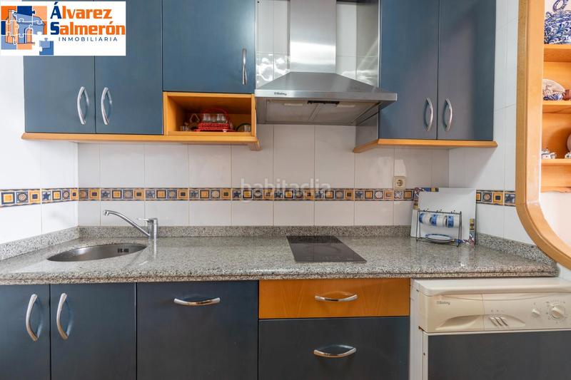 Foto eac71ee1-b5f8-4639-a948-737aafc61901. Piso oportunidad única en la costa tropical: piso de 4 dormitorios en primerísima línea de playa en Almuñécar