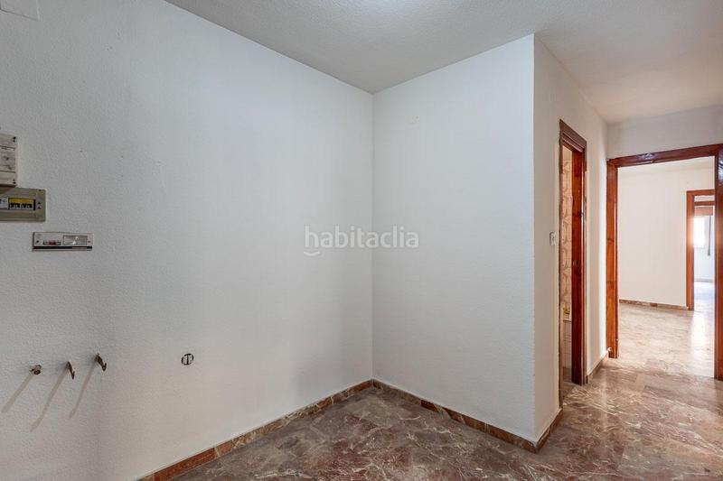 Foto bf573084-8328-497c-9d7a-9c89d7d22151. Piso gran piso en carretera de málaga en Angustias - Chana - Encina Granada