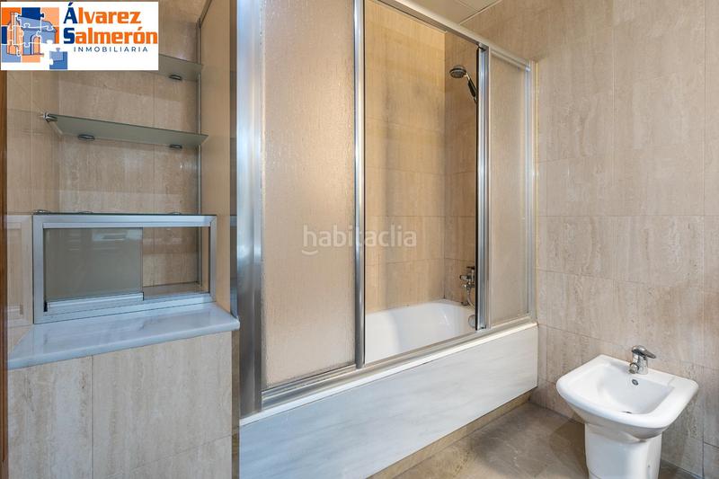 Foto c5ed25ca-c6b7-42e7-8806-4267a7dea250. Piso fantastico piso en angel ganivet en San Matías - Realejo Granada