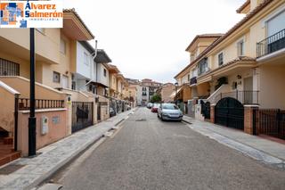 Maison jumelée  Calle río dílar. Lujo y tranquilidad en la mejor zona de la localidad.
