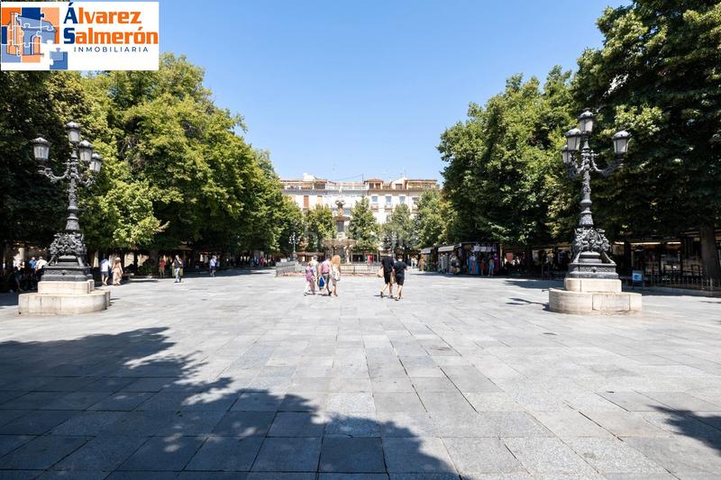 Foto 8a761431-8488-4ce9-8f7a-ccdb4b90448a. Piso espectacular piso con licencia turística en pleno centro , situado en la plaza más emblemática de la ciudad en Granada