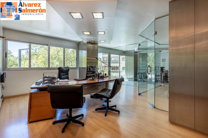 Foto 9002a1c7-8e43-4e71-abe1-e8bf4f547f0c. Geschäftsraum in plaza de carretas 5 in San Matías - Realejo Granada