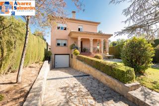 Xalet  Avenida del carmen. Tu oasis privado en urb. el ventorrillo: chalet con piscina y zo