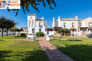 Doppelhaus  Avenida de los geraneos. Magnifica casa pareada en calahonda