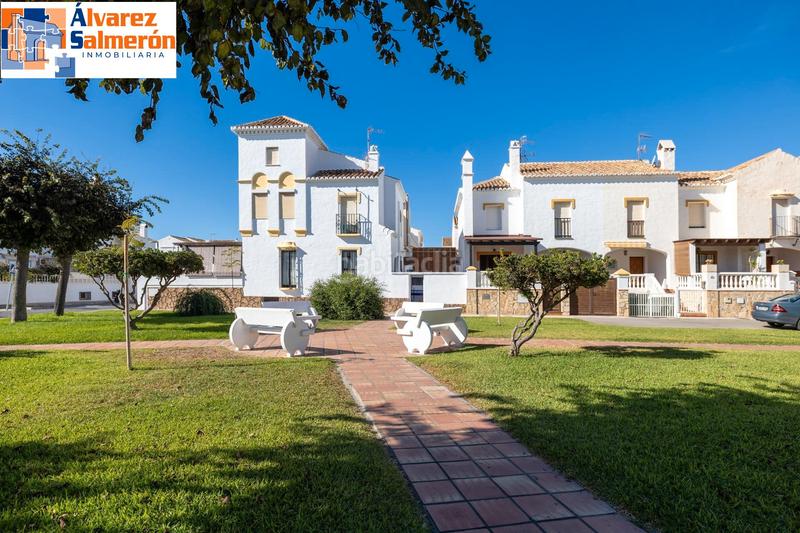 Foto 78740cc3-6a5b-4311-bcca-d4ec6f6c803c. Casa pareada magnifica casa pareada en calahonda en Motril