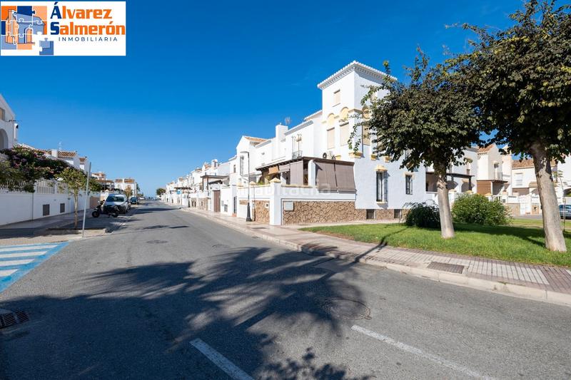 Foto b6dfafb4-b850-4113-adb2-26f86e79031d. Casa pareada magnifica casa pareada en calahonda en Motril