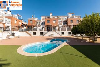 Maison jumelée  Avenida los llanos. ?? casa adosada con piscina y pádel en urb. llanos de silva