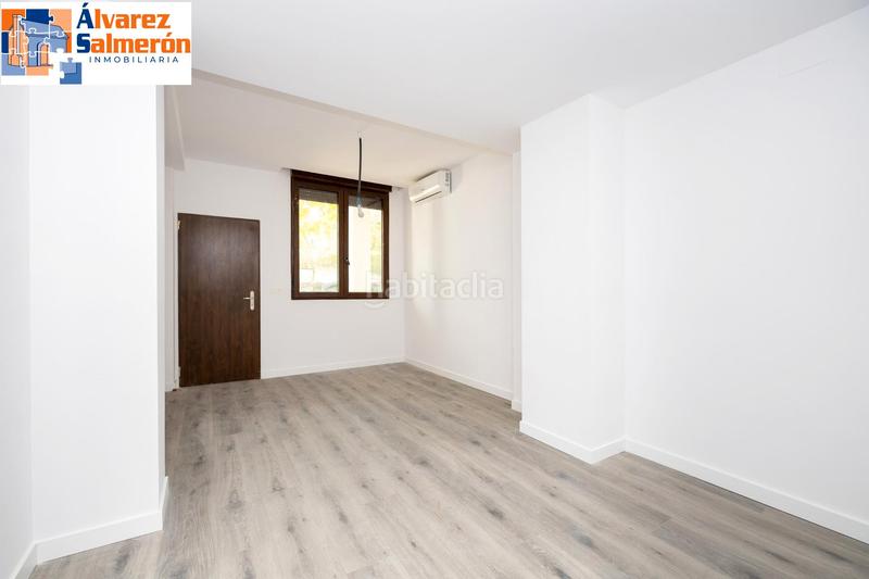 Foto 755e5c30-e02d-4b62-8869-61d1924a5c44. Pis a Camino de los Neveros - Serrallo Granada