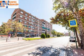 Appartement  Avenida de juan pablo ii. Piso de 4 habitaciones con garaje y trastero junto al hospital d