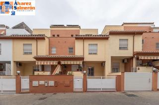 Casa a schiera  Calle corbeta. Fantástica casa adosada junto a barrio periodistas ideal para vi