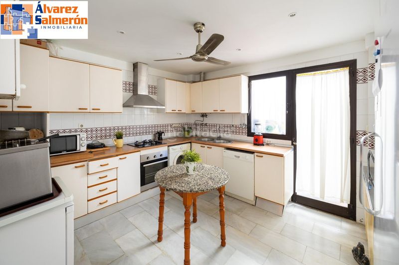 Foto 8b295324-04e6-4684-9c38-5d5b53725b69. Casa aparellada a Calahonda - Carchuna Motril