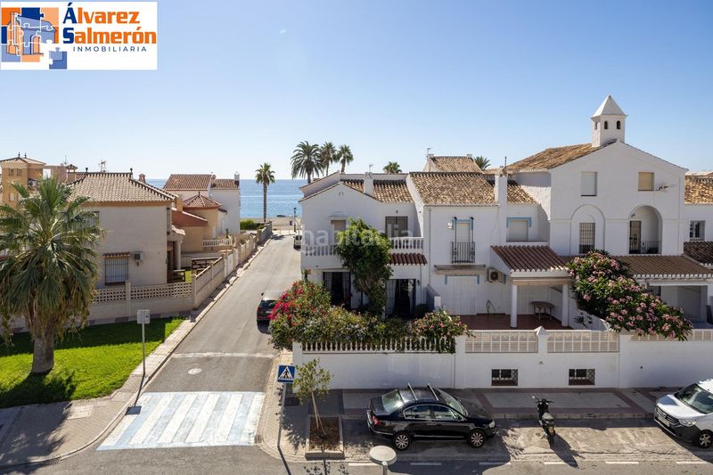 Foto a8697da3-4a4b-425a-8ab2-af135aad357e. Casa aparellada a Calahonda - Carchuna Motril