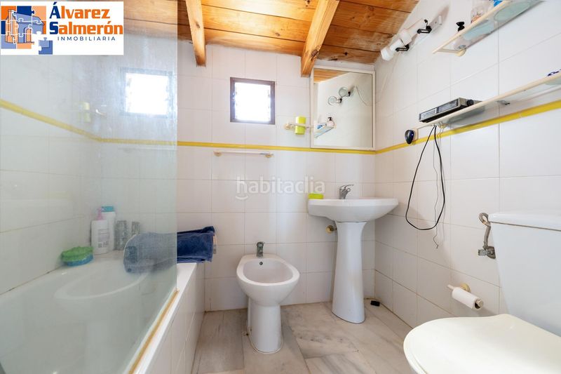 Foto badc5989-da44-4529-9ed9-0c70779addd7. Casa aparellada a Calahonda - Carchuna Motril