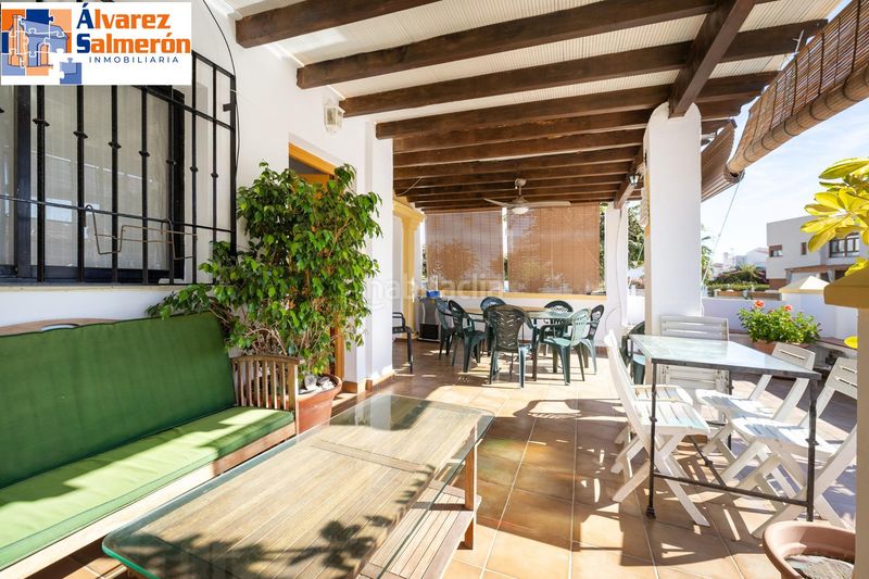 Foto cc87d7ca-85a0-43f7-95cb-7487c75afcb9. Casa aparellada a Calahonda - Carchuna Motril