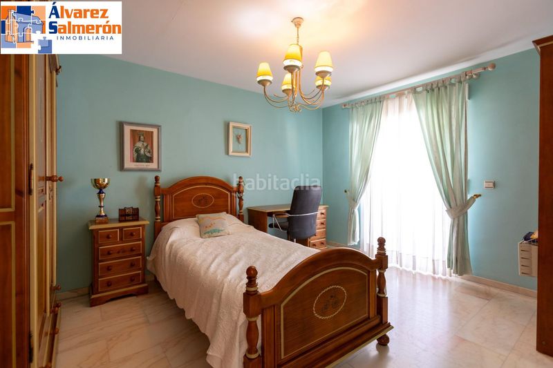 Foto a2871464-be08-4b90-9d0c-18c013aba68d. Xalet amb calefacció aparcament piscina a Motril ciudad Motril