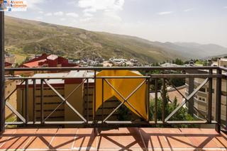 Apartamento  Calle edificio monte oiz. Apartamento en sierra nevada con garaje y taquilla.