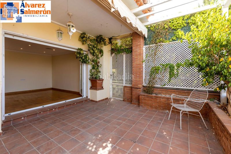 Foto 3ac69433-91b9-433d-9238-3812e6d5c538. Casa adossada amb calefacció aparcament piscina a Granada