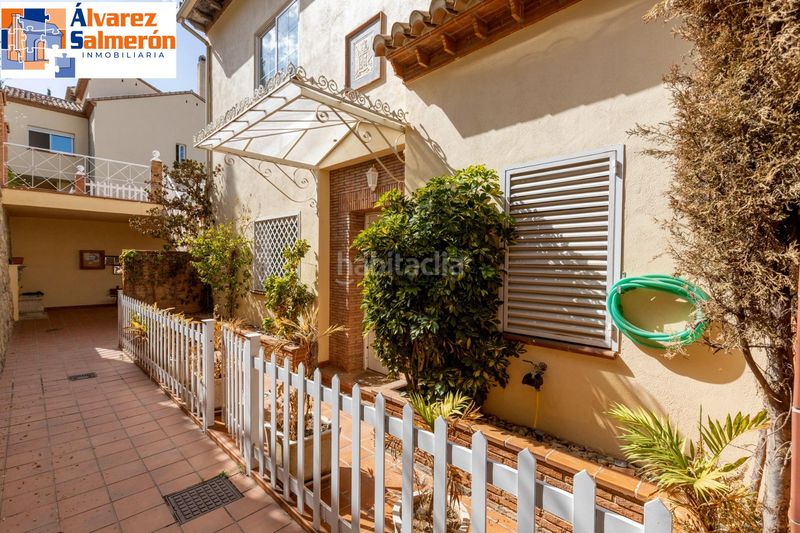 Foto 520195b6-880f-4d31-a893-6320d397dc30. Casa adossada amb calefacció aparcament piscina a Granada