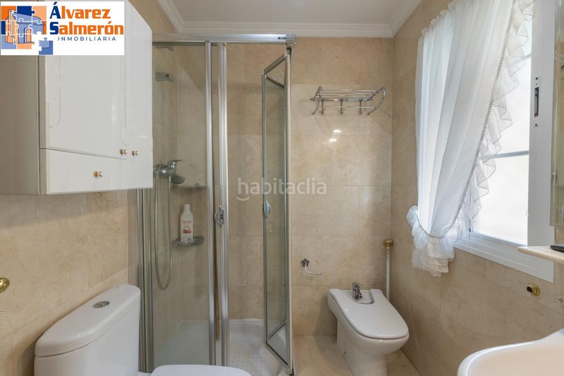 Foto 7febe9de-1861-4611-b595-f501e343b878. Casa adossada amb calefacció aparcament piscina a Granada