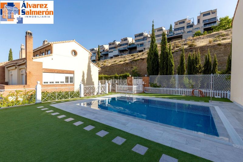 Foto ac9dbc14-ec68-4e0b-b970-287278a0b6c1. Casa adossada amb calefacció aparcament piscina a Granada
