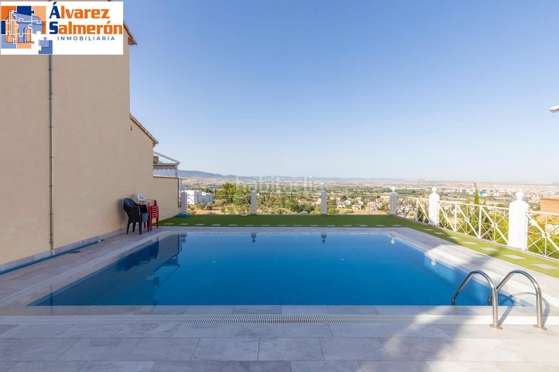 Foto c65b73a5-83a6-48d8-8ce2-bd3696d4701c. Casa adossada amb calefacció aparcament piscina a Granada