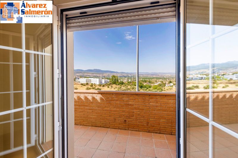 Foto cd03ff0d-d9b1-4453-a70e-de8b9f8c5b94. Casa adossada amb calefacció aparcament piscina a Granada