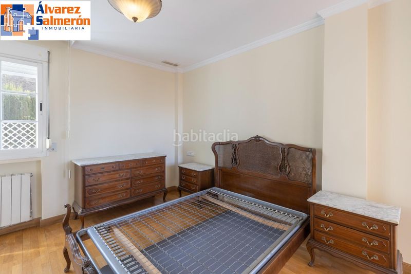 Foto d9534172-c3aa-4bec-ba56-381811564924. Casa adossada amb calefacció aparcament piscina a Granada