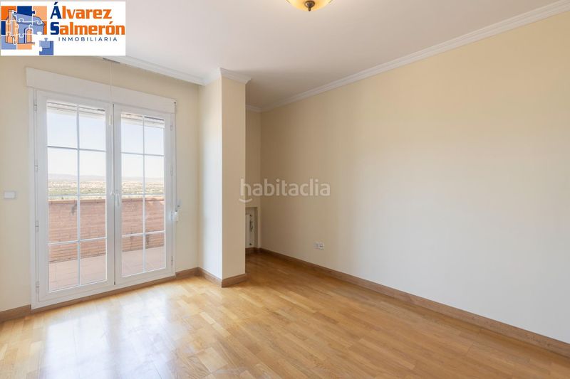 Foto e6649bdc-bfe0-4740-a920-c600d83282cf. Casa adossada amb calefacció aparcament piscina a Granada