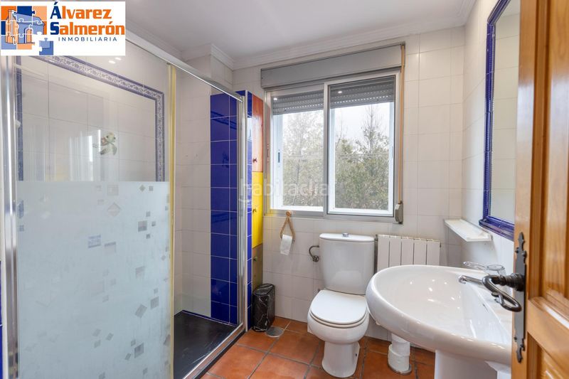Foto 477e23ff-57e8-465a-8241-511a87444c7f. Casa adossada amb calefacció aparcament piscina a Ogíjares
