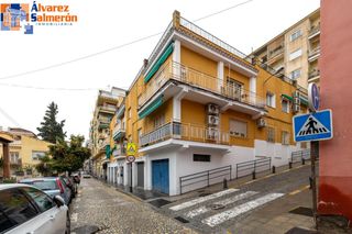 Appartement  Calle santiago. Piso de tres dormitorios en el realejo