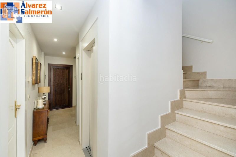 Foto 47e52c7d-c63a-4d3b-89e6-eb4e89243363. Casa adossada amb calefacció aparcament piscina a Granada