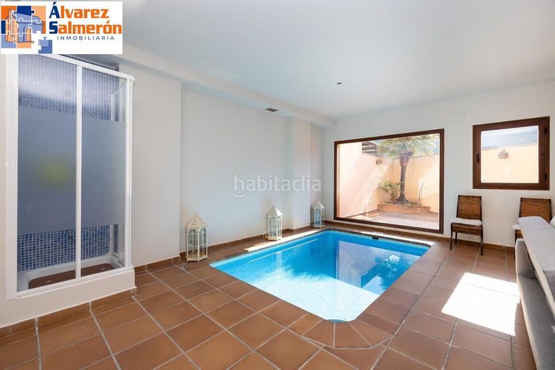 Foto 4e609500-052f-4037-9cf0-c8db6e9c2734. Casa adossada amb calefacció aparcament piscina a Granada