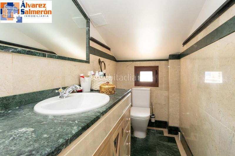 Foto d440ab1e-247c-42dd-88a6-1e7e5ba6caba. Casa adossada amb calefacció aparcament piscina a Granada