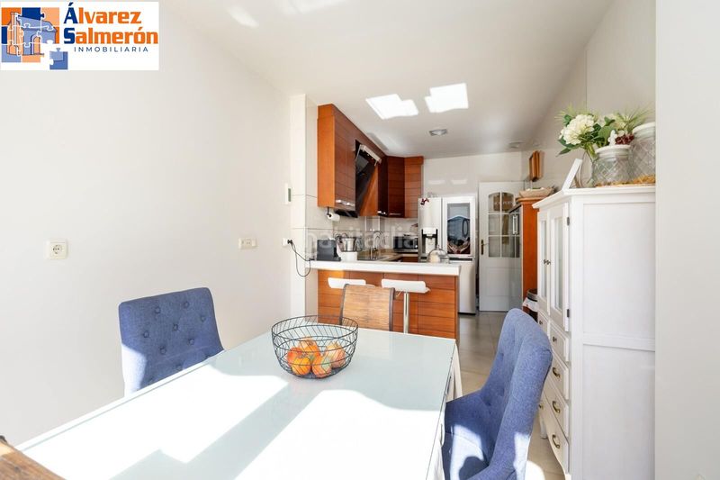 Foto ff492179-fce7-4580-b851-e6892e7e4f73. Casa adossada amb calefacció aparcament piscina a Granada