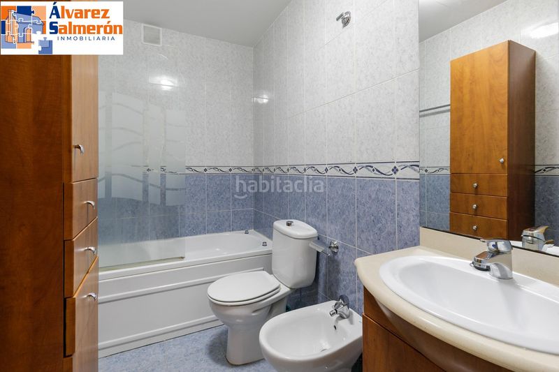 Foto 13aca1bb-0249-4bb3-9249-6ee355d6dbfe. Pis amb calefacció a Avda. De los Ogíjares Armilla