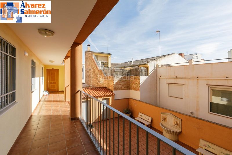 Foto 2cdfa7a6-1ca1-4074-a919-5cfd0e28c8ea. Pis amb calefacció a Avda. De los Ogíjares Armilla