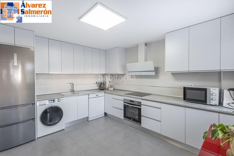 Foto 5363774b-cb67-49bd-a201-94b685cd9397. Casa adossada amb aparcament piscina a San Francisco - El Chorrillo Gabias (Las)