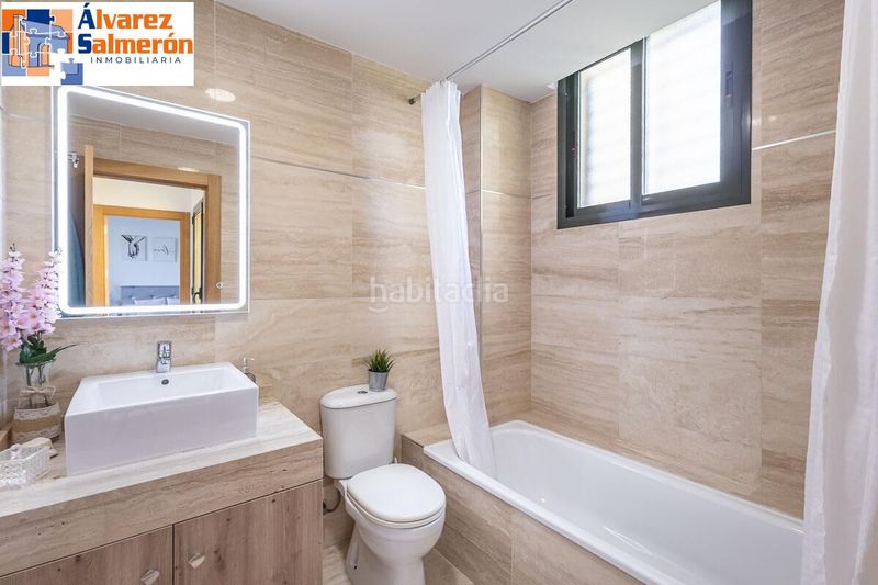 Foto 84a882ac-3a0c-40c8-bdbf-78ca18fb05c3. Casa adossada amb aparcament piscina a San Francisco - El Chorrillo Gabias (Las)