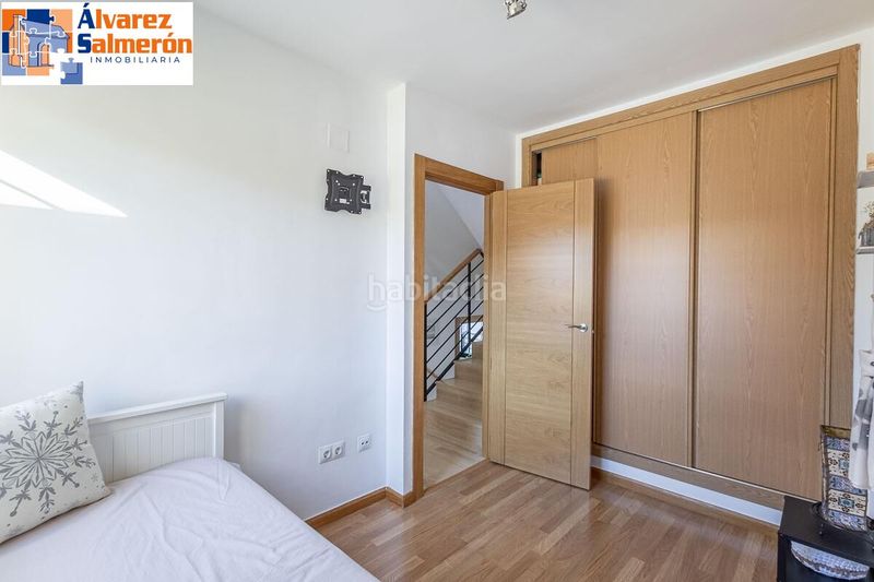 Foto dd330e00-9485-4835-8cf7-bd1189fdd679. Casa adossada amb aparcament piscina a San Francisco - El Chorrillo Gabias (Las)