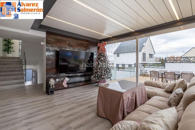 Foto 0854c051-a87c-4eb5-a249-b0f478072c1a. Casa adossada amb aparcament piscina a Albolote