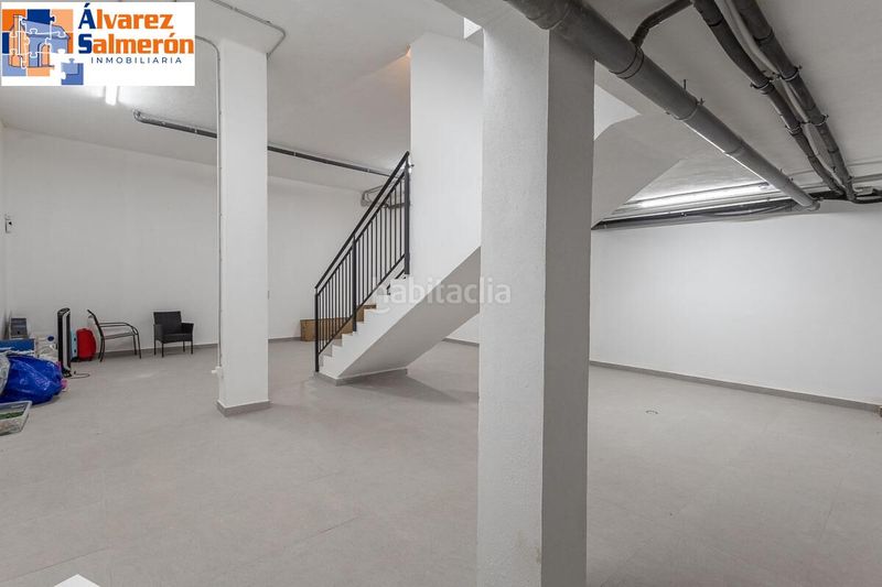 Foto 22717c1e-101c-41ac-94e8-c94910206a75. Casa adossada amb aparcament piscina a Albolote