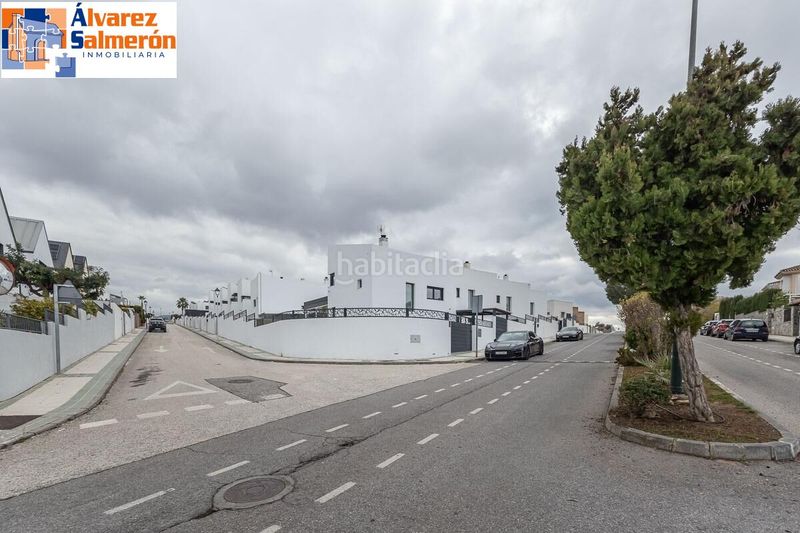 Foto 31f14c1d-9d38-4db0-8659-b6e16ea47833. Casa adossada amb aparcament piscina a Albolote