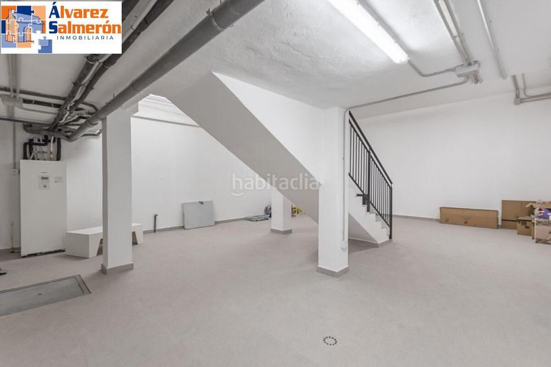 Foto 32e75264-2cef-4038-98ed-d54053c2d113. Casa adossada amb aparcament piscina a Albolote