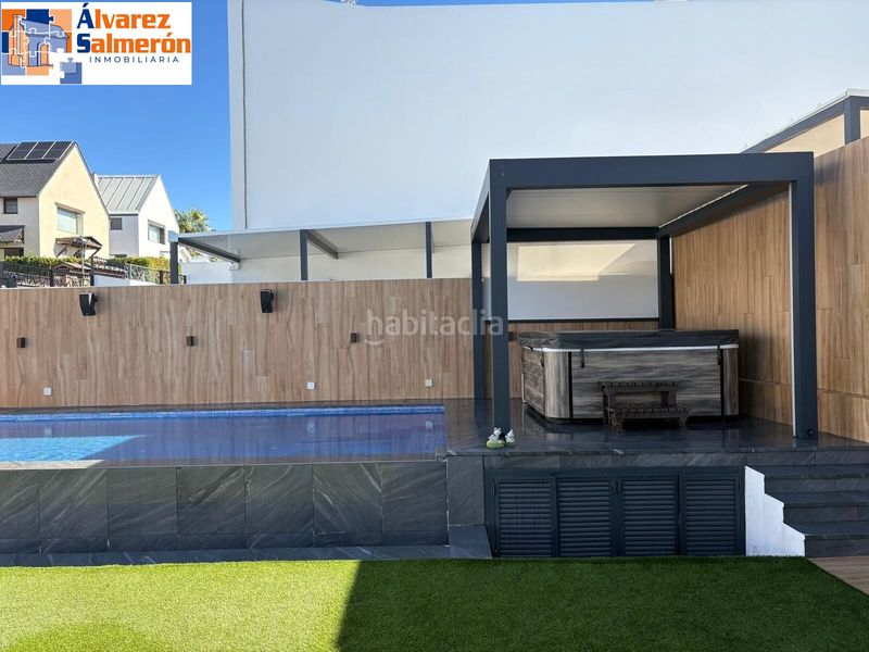 Foto 3f8ae878-23c3-421f-87fa-fac60e6646f6. Casa adossada amb aparcament piscina a Albolote