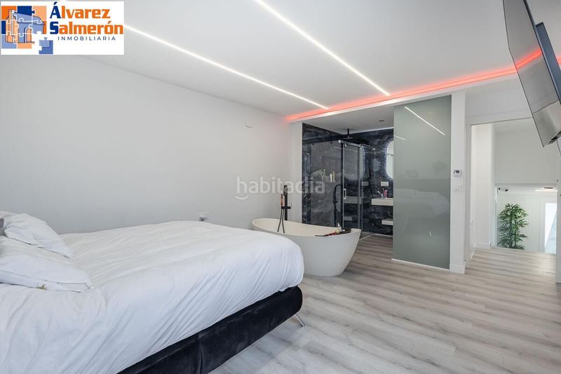 Foto 696cdb3e-0f15-46e8-aef0-35c04fa838bb. Casa adossada amb aparcament piscina a Albolote