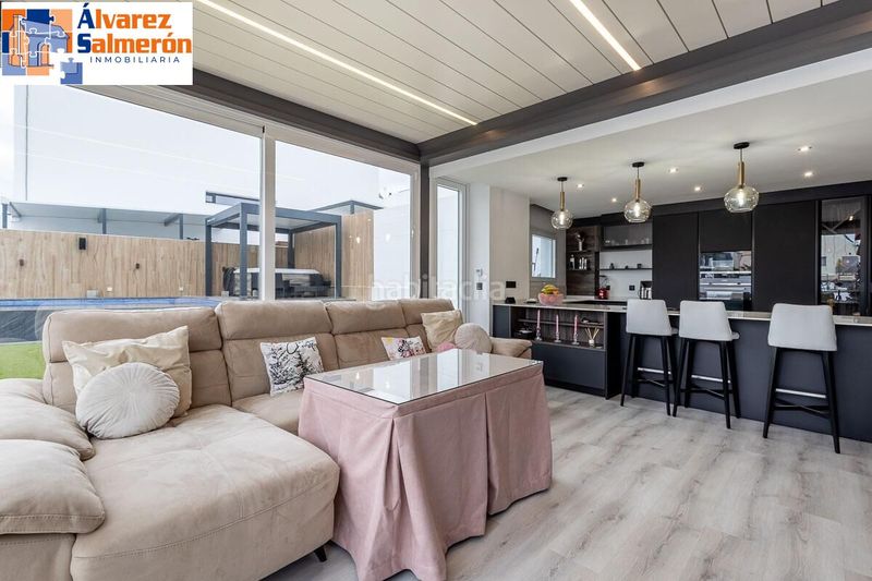 Foto 6a7d6d43-8fd2-4bc4-8e9f-789dceb27483. Casa adossada amb aparcament piscina a Albolote