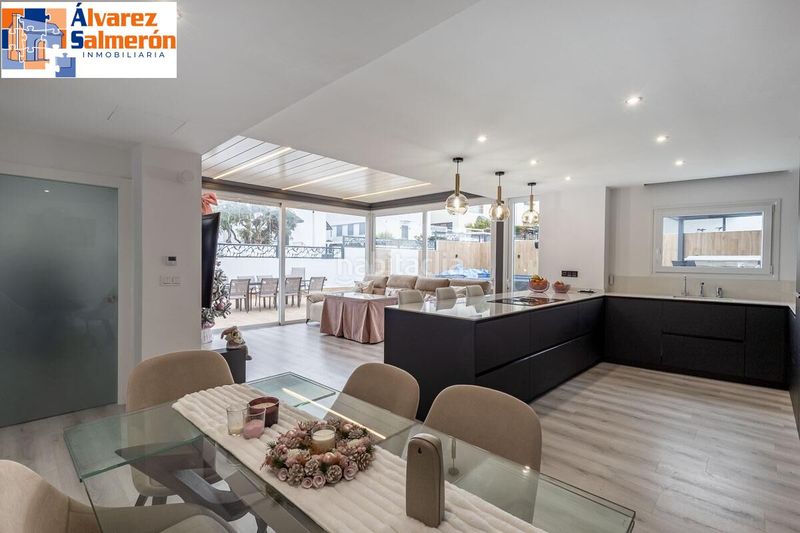 Foto 9ca629d4-4e11-4e12-95f2-deb3658bc5d7. Casa adossada amb aparcament piscina a Albolote