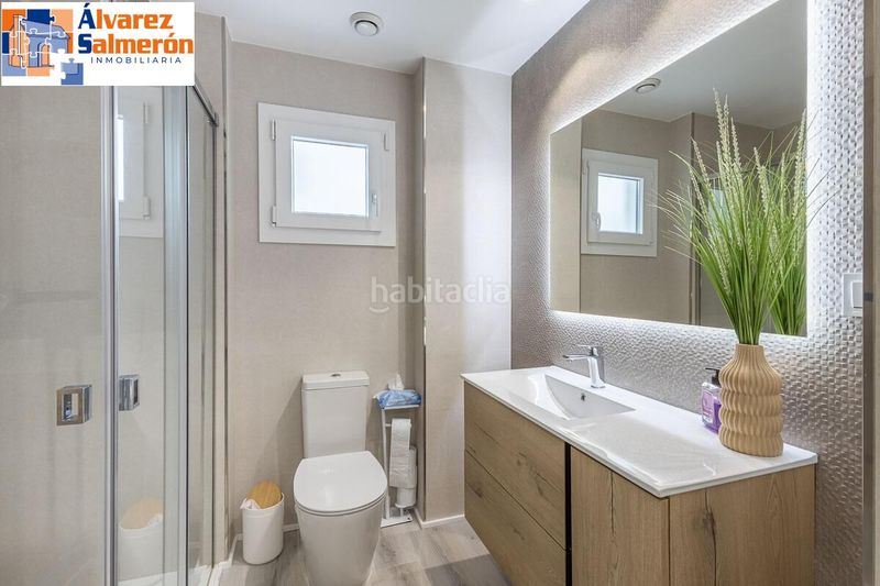 Foto 9e480273-504d-45f1-a72e-722a3f0d70c5. Casa adossada amb aparcament piscina a Albolote