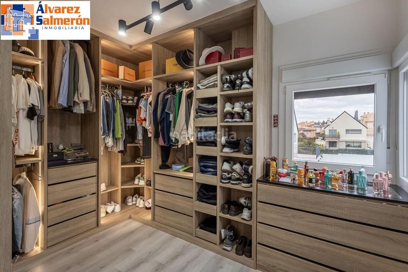 Foto bb7d9438-4738-419a-a0a5-b6dc1d6e123d. Casa adossada amb aparcament piscina a Albolote