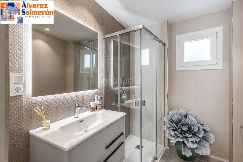 Foto e65812f5-20af-4a8f-91fb-802d591e326b. Casa adossada amb aparcament piscina a Albolote